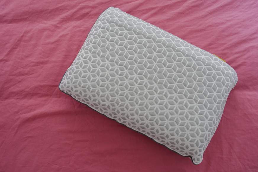 brightr eclipse pillow